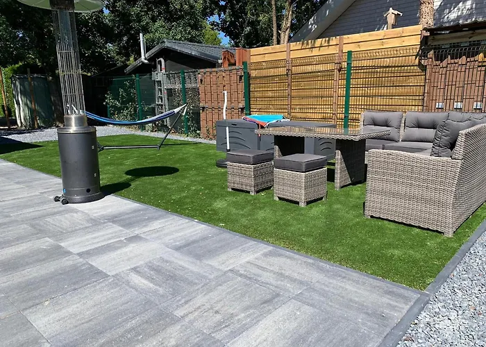 In The Dancing Forest בית נופש חרדרן